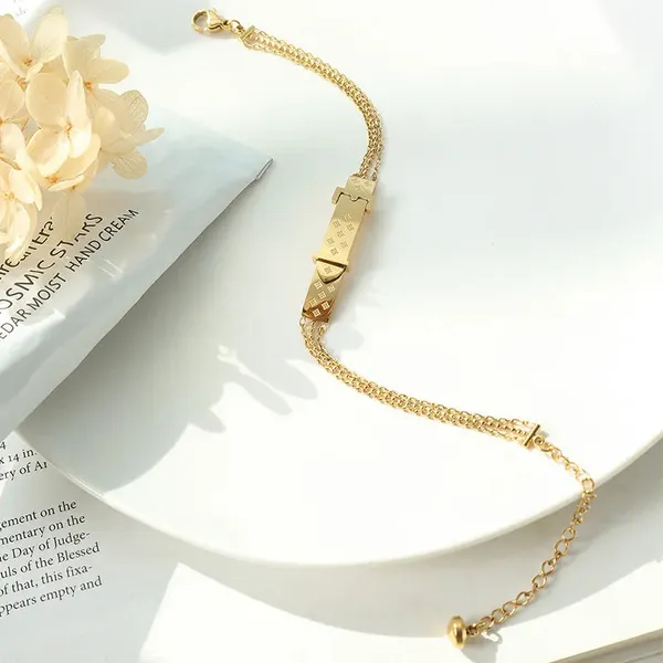 Gold_Clover_Belt_Bracelets_For_Women